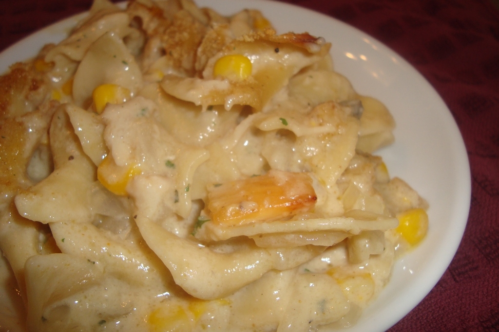 Creamy Chicken Noodles Casserole