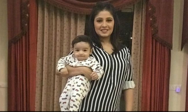 Sunidhi Chauhan shares first PIC of her son - Window To News
