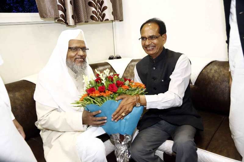 CM Chouhan reaches Old City to greet people on Eid