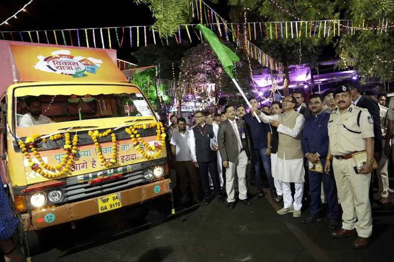CM Chouhan flags off Vikas Yatra Raths of Bhopal District