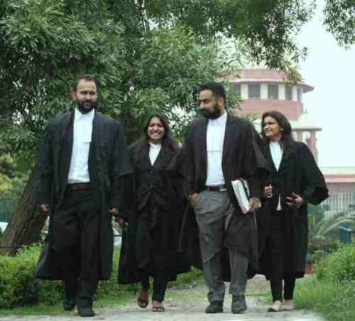 वक़ील और बैरिस्टर के कामकाज के तरीक़े होते हैं अलग-अलग