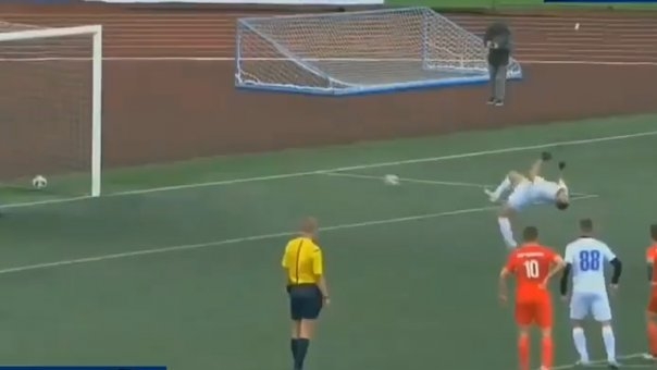 Acrobatic way to score a penalty in football – Watch Video