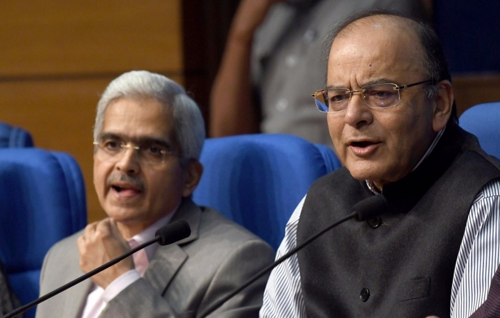 Jaitley targets 2017-18 fiscal deficit at 3.2% of GDP 