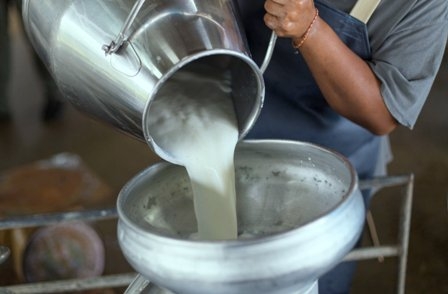 FSSAI ने दूध डेयरियों के लिए मानकों को किया सख्त