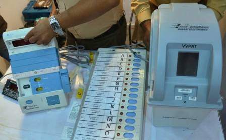 निर्वाचन आयोग ने ईवीएम में होने वाली हर कथित गड़बड़ी को किया ‘ख़ारिज’