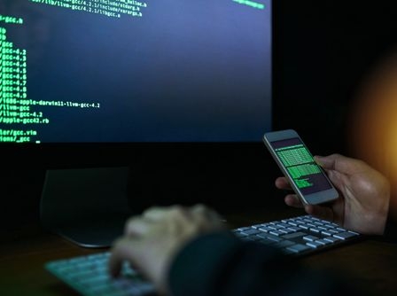 सोशल मीडिया साइट्स पर बरतें ‘सावधानी’