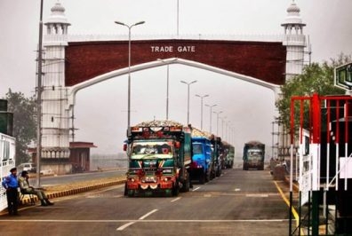 पाकिस्तान ने भारत से व्यापारिक रिश्तों को किया ‘निलंबित’