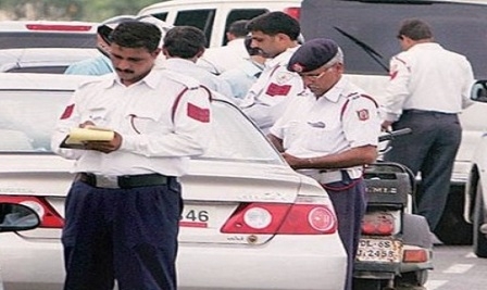 ट्रैफिक पुलिस पर लग रहे बदसलूकी करने के आरोप