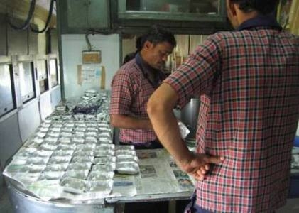 यात्रियों को अब ट्रेनों में मिलेगी खाने की बेहतर क्वालिटी
