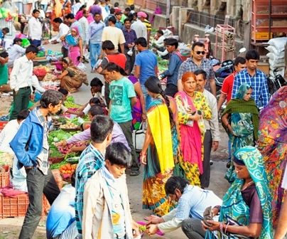 मोदी सरकार ले सकती है इनकम टैक्स में कटौती का फ़ैसला, बाज़ार में आएगी रौनक