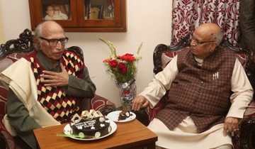 Governor greets Padmashri Bashir Badr on his birthday