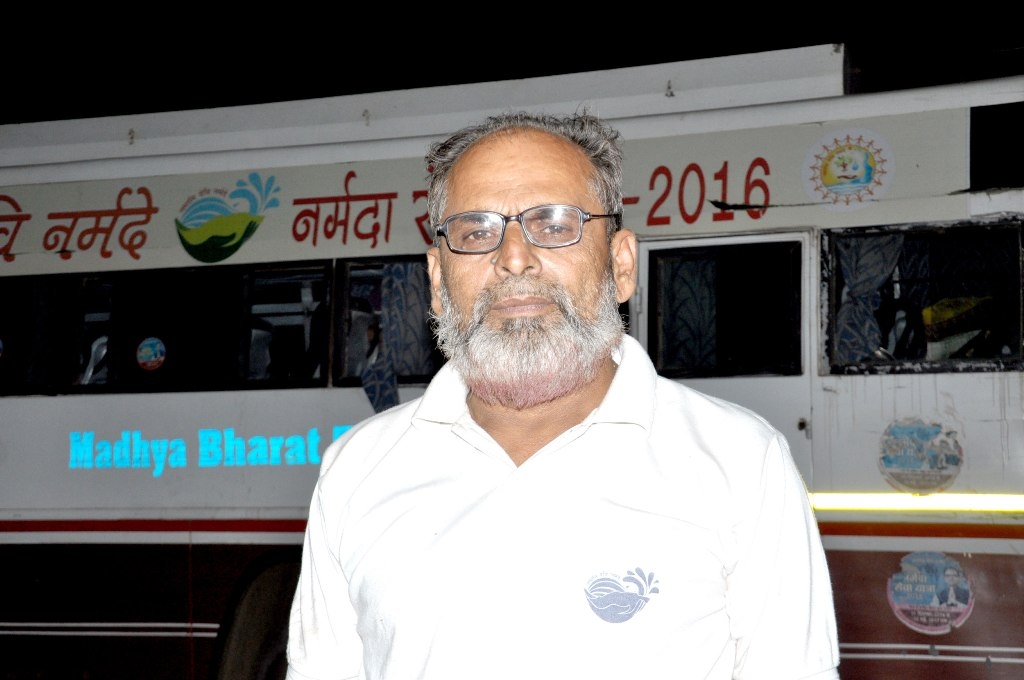 Haji Nafees Ahmed Driving Bus for Seva Yatris since last 136 Days