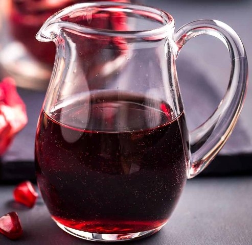 Homemade Pomegranate Juice with Ginger 