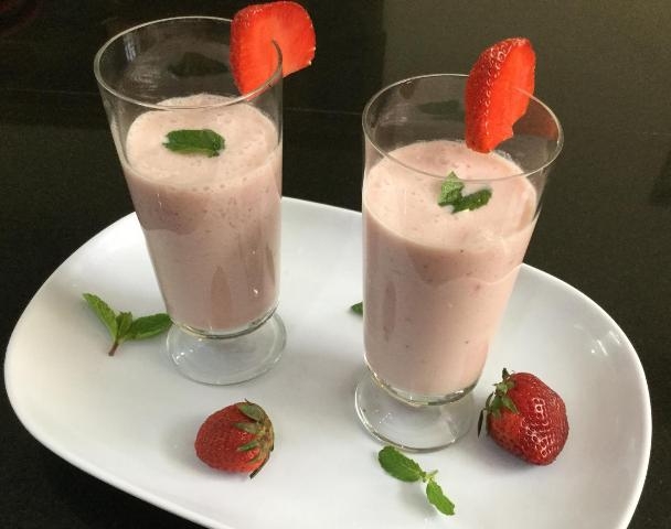 Strawberry Yogurt Lassi
