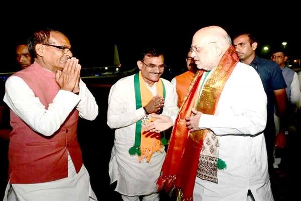Hearty farewell given to Union Minister Amit Shah at the airport