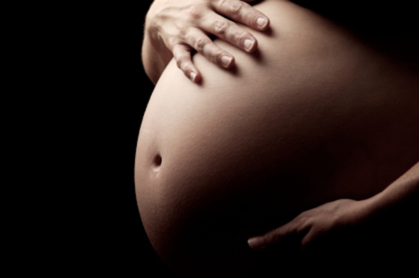 Chinese Pregnant woman committed suicide as family refused her to take caesarean section!