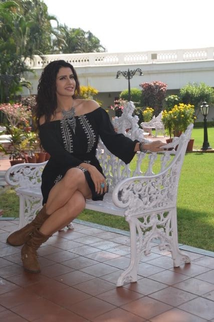 Smriti Kalra all in her Ahana Look as she dressed up in Boho Chic!