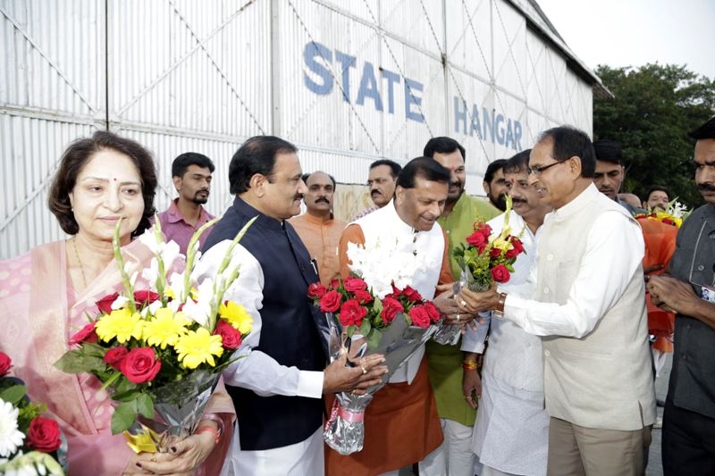 CM Chouhan welcomed on his return from US tour