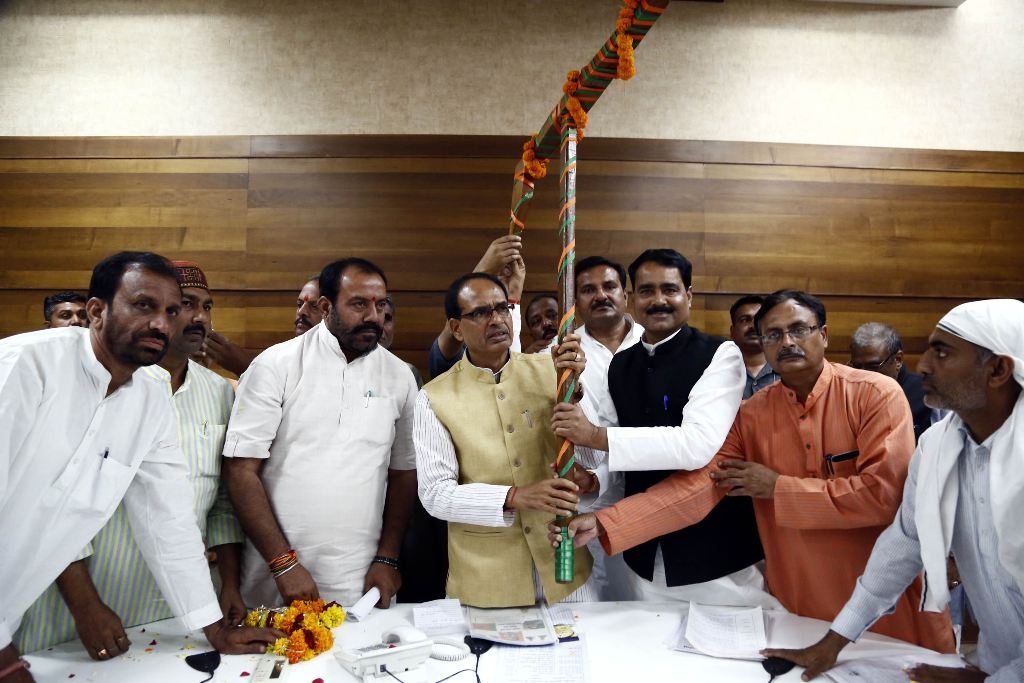 Office Bearers of Kisan Morcha meet CM Chouhan