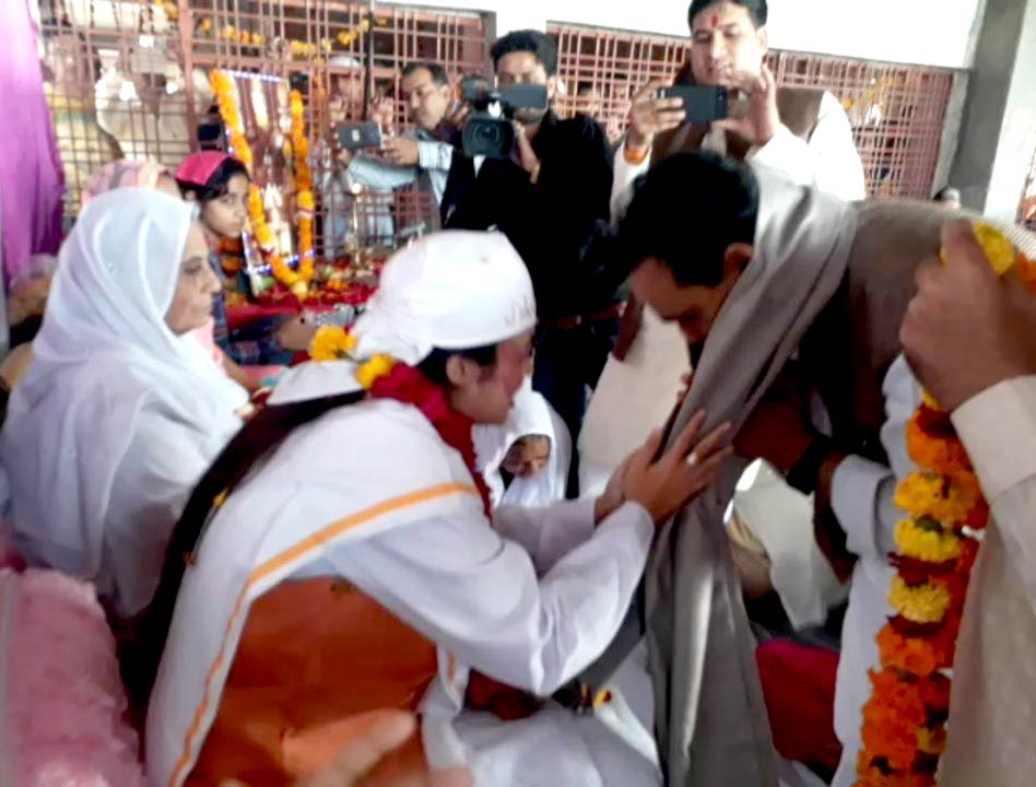 Public Relations Minister Dr. Mishra Honours Sant Balswaroop Jhulelal