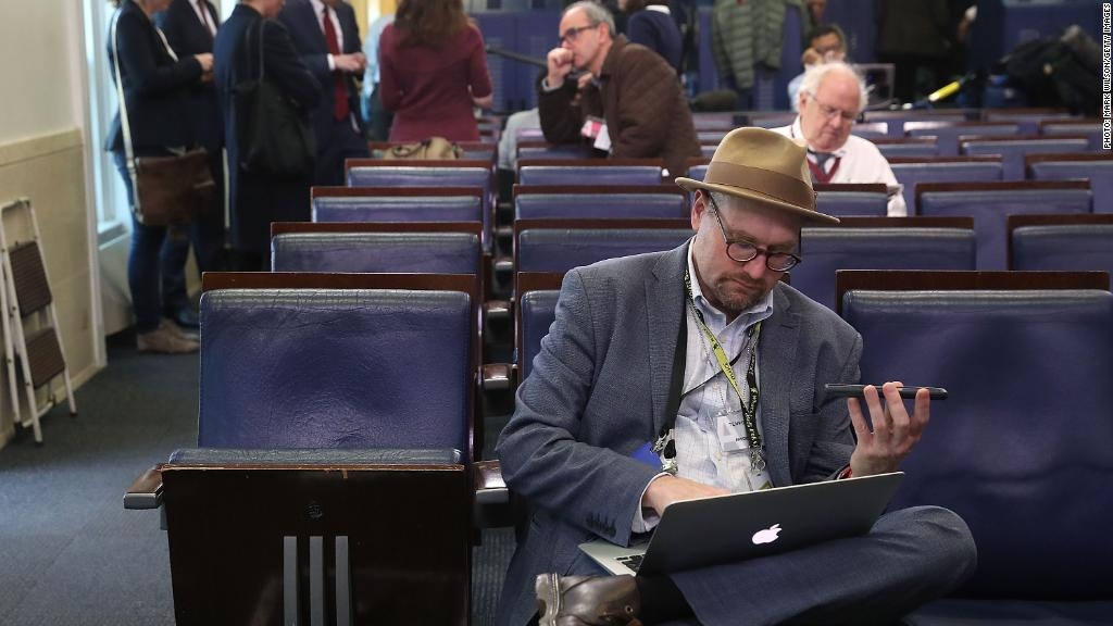  New York Times to suspend journalist over sexual misconduct (Lead) 
