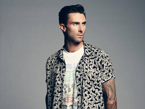  Adam Levine s wife posts his naked picture 