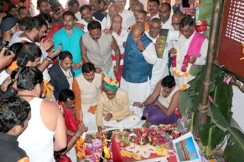 CM Chouhan Performs Pooja-Archana in Mahakaal Mandir