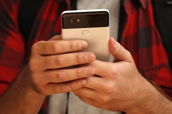  Smartphone use linked to suicide risk for teenagers 