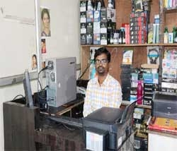 Rajesh Damodar becomes proud owner of Sigma computer cyber cafe