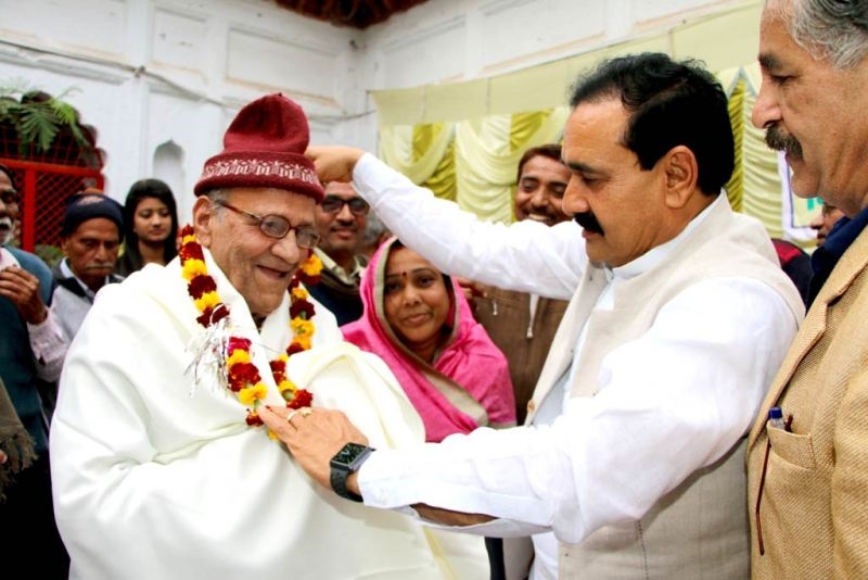 PR Minister Dr. Mishra felicitates senior pensioners
