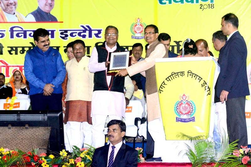 CM Chouhan gives Rs crore bounty to Indore in Beneficiaries meet