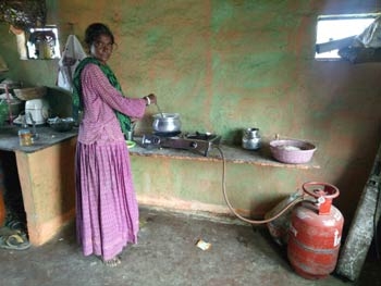 Shanti Bai got rid of Smoke due to Ujjawala Yojana