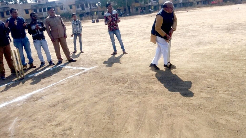 Minister Arya inaugurates Kushabhau Thakre Cricket Tournament