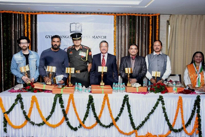 Suniel Shetty, Neil Nitin Mukesh and Lodha Family felicitated families of Martyred soldiers