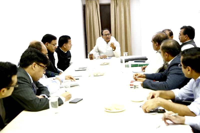 CM Shivraj Singh Chouhan reviews hail-affected areas