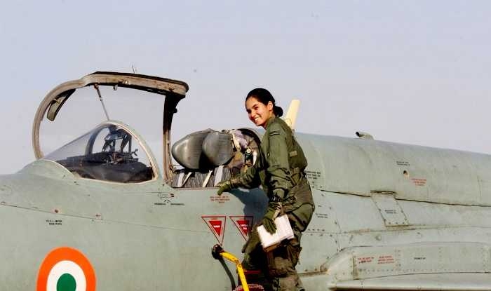 MoS Pathak Congratulates Flying Officer Smt. Avni Chaturvedi
