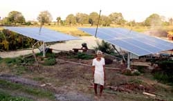 Suryakant Patel irrigating 10 acre land with solar pump