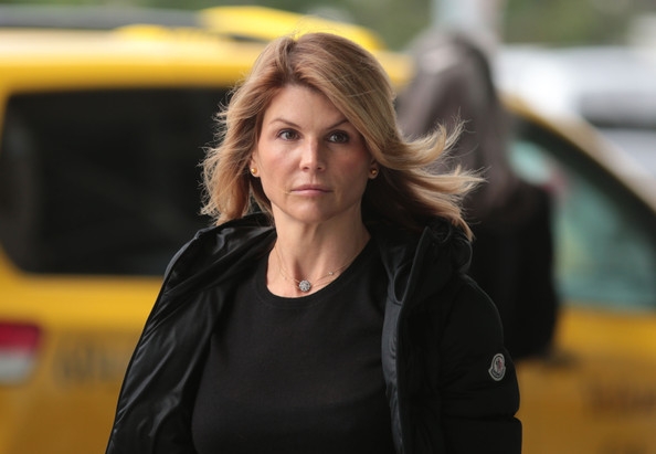  Don t think Stamos needs parental advice: Loughlin 