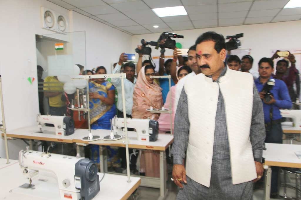 PR Minister Dr. Mishra Inaugurates Pradhan Mantri Koushal Vikas Kendra