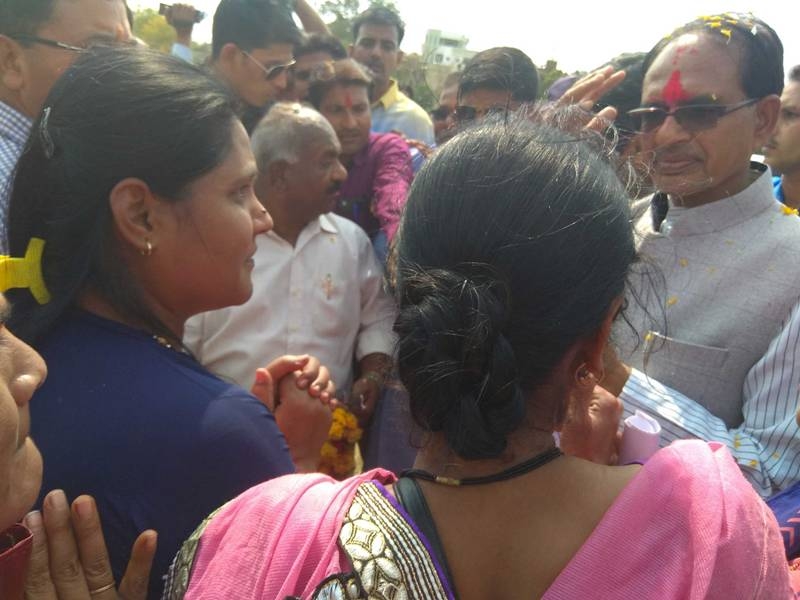Delegations of Employees’ Unions Meet CM Chouhan