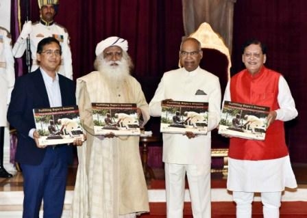 President receives First copy of book ‘Fulfilling Bapu’s Dreams – Prime Minister Modi’s tribute to Gandhiji’