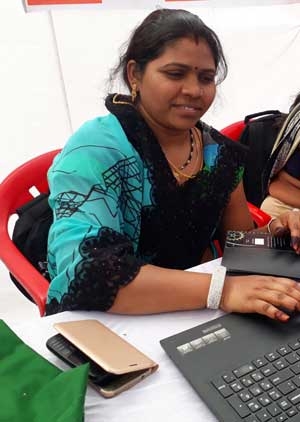 Sangeeta Damor becomes Bank Sakhi of Para village in Jhabua district