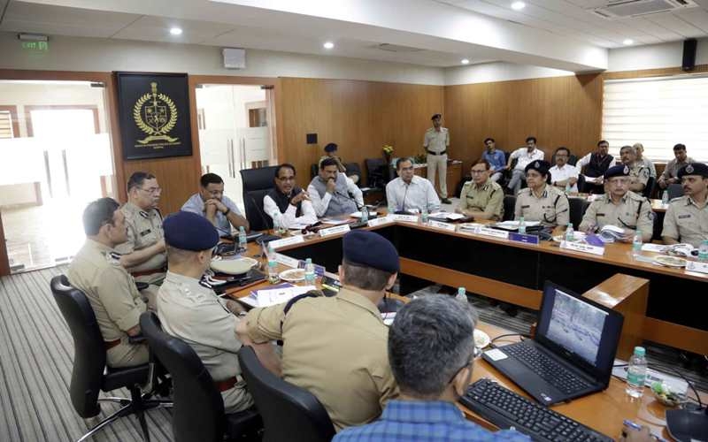 Commissioners, IGs, Collectors, SPs will review Law and Order every Monday: CM Chouhan
