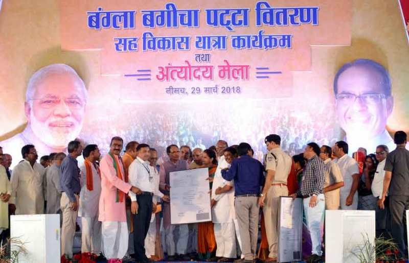 Pucca houses to be built for all registered labourers by year 2022
