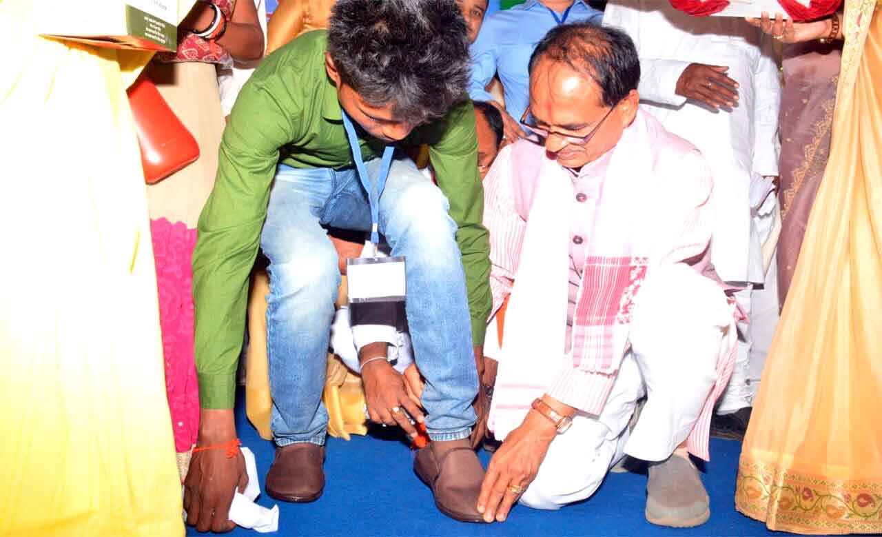 Mahua Flower Collectors to get Footwear too: CM Chouhan