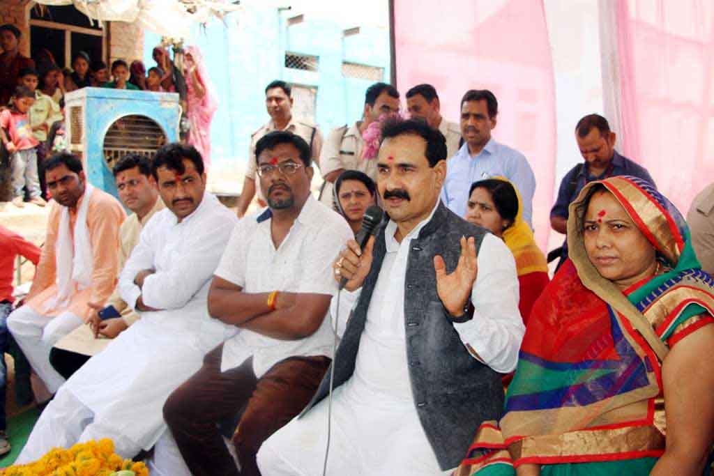 PR Minister participates in Jan Samvad at village Pali of Datia