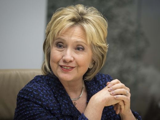 Hillary changes her Twitter Info, it doesn’t start with ‘wife’ now