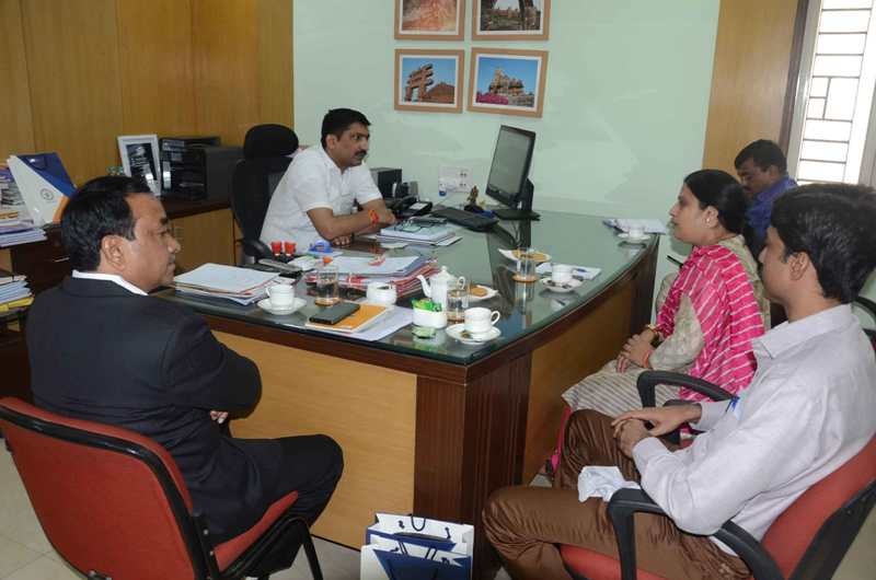 Maharashtra’s senior PR Officer calls on Commissioner DPR Narhari