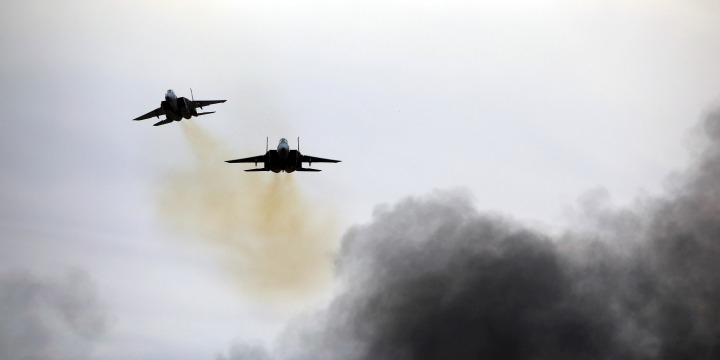  Israel launches attack on air base in Syria 