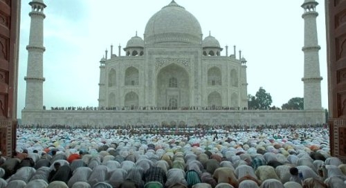 ‘Non locals’ not allowed for namaz at Taj Mahal: Supreme Court